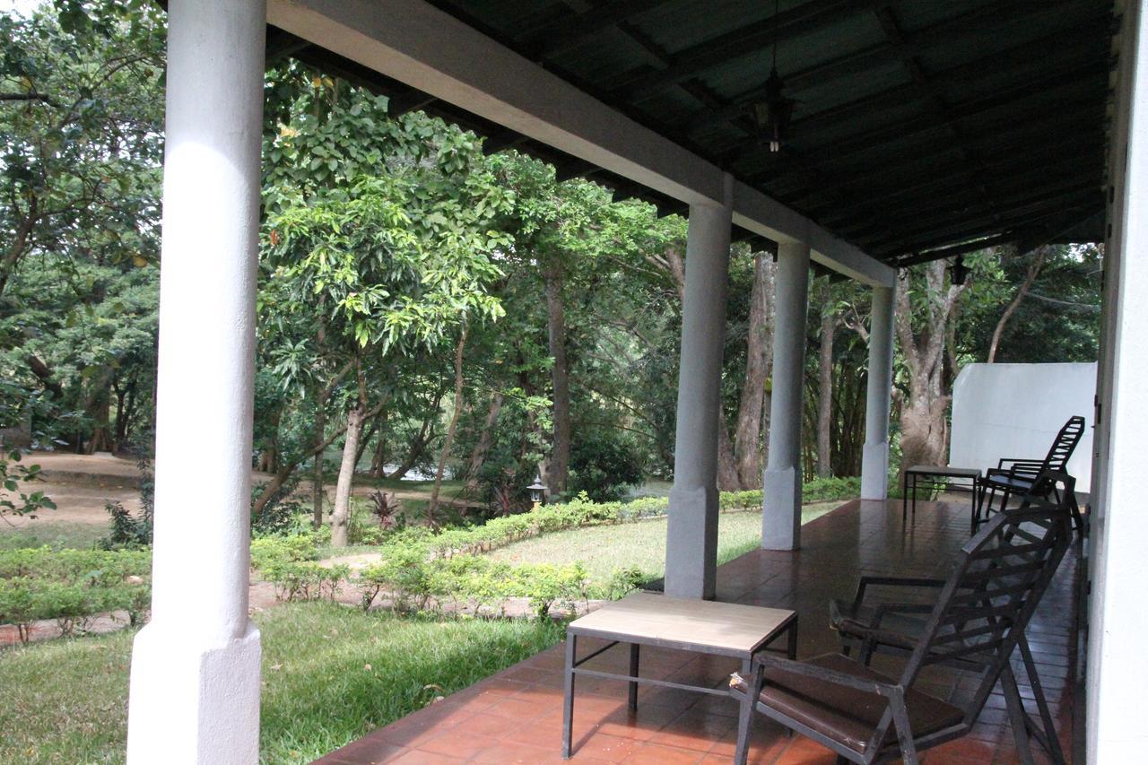 Hotel Dambulu Oya Family Park Dambulla Exterior foto